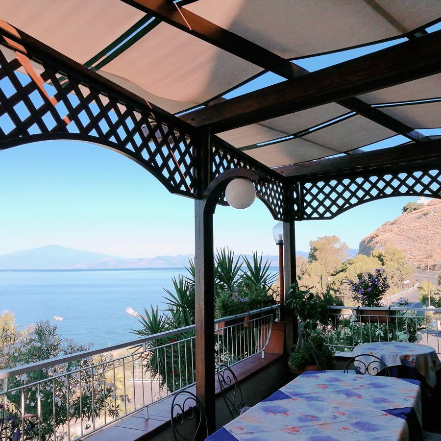Paradiso Hotel Ristorante Riaci Capo Extérieur photo