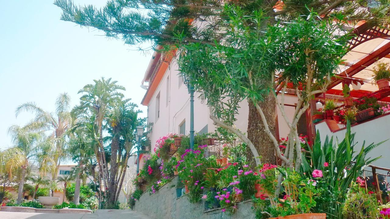 Paradiso Hotel Ristorante Riaci Capo Extérieur photo